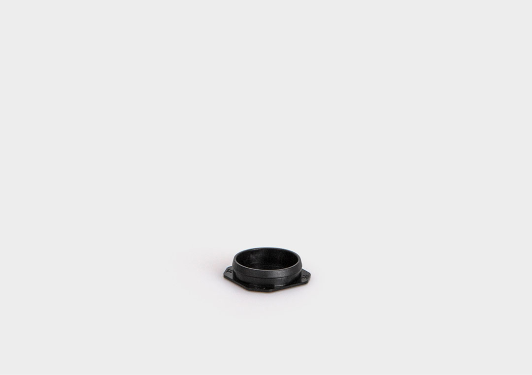 Plastic packaging tube PlugPack PlugPack: round packaging tube with end plug.